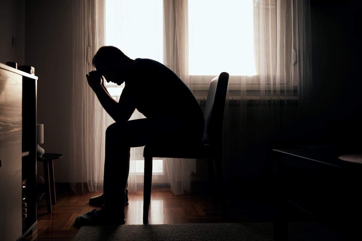 Enzo Arias, psicólogo: “Quienes se enfocan excesivamente en el pasado, presentan mayores niveles de tristeza”