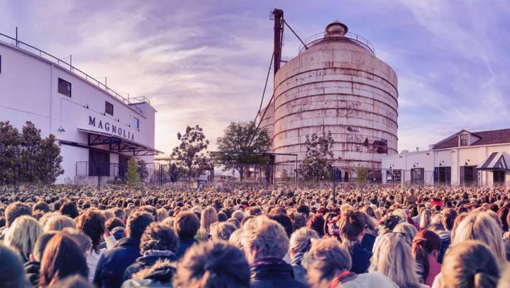 American Women Once Again Make Their Yearly Pilgrimage To The Magnolia Silos