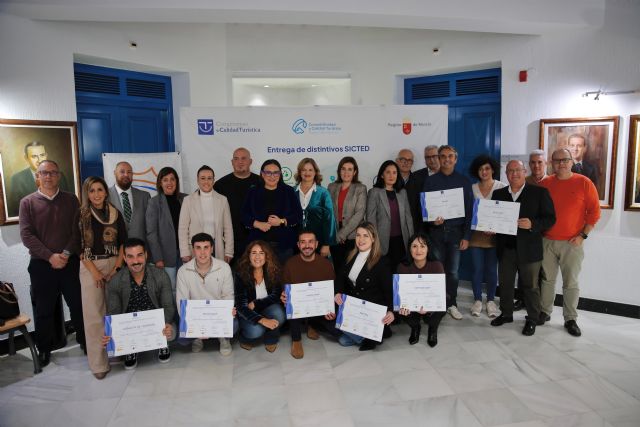 La Comunidad entrega en Alcantarilla los distintivos SICTED a empresas y servicios turísticos