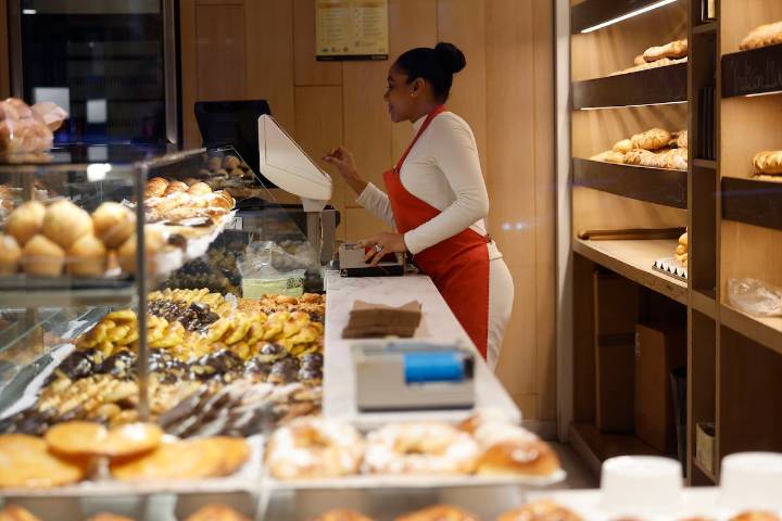 Las mujeres de la UE tendrían que trabajar 15 meses y medio para ganar lo mismo que los hombres en un año