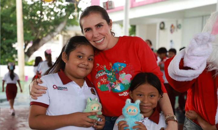 Atenea Gómez Ricalde lleva alegría navideña a Ciudad Mujeres con el Programa Navidad en tu Escuela
