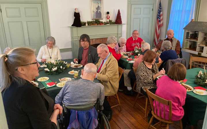 Live Christmas Music on Sunday is Only One of Many Holiday...