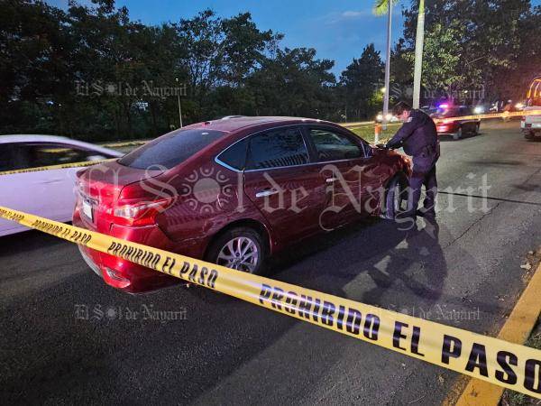 Detienen a ebrio sujeto tras provocar daños en 15 autos y persecución en Tepic