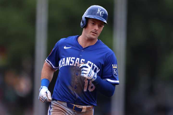 Braves sign Mike Yastrzemski to two-year, $23 million deal