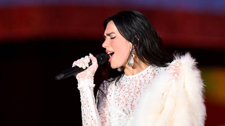 Dua Lipa sorprende en CDMX con “Amor prohibido” en el Estadio GNP Seguros