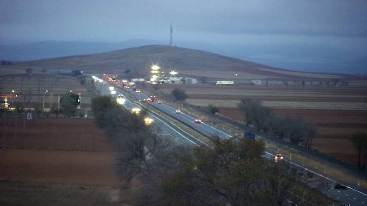 Una mujer herida tras una colisión entre un coche y una caravana en Tembleque