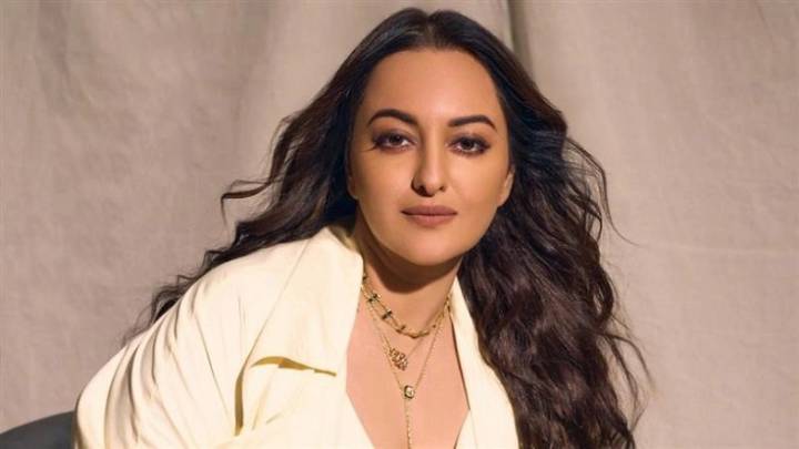 Bollywood ‘We Should All Work Towards Putting an End to It’: Sonakshi Sinha Voices Concern Over Rising Online Trolling of Actors and Critics; Calls for Stronger Cyber Laws and Urges Everyone To End Di