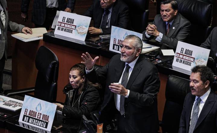 Senado inicia debate sobre Ley de Aguas; Morena y aliados rechazan moción suspensiva propuesta por el PAN