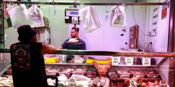 La OCU defiende que la carne de cerdo española es segura y augura bajadas de precio: “No existe riesgo para la salud”
