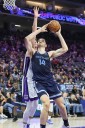 Zach Edey lidera a Grizzlies en triunfo 115-107 ante Kings con su mejor registro de puntos en la NBA – Chicago Tribune