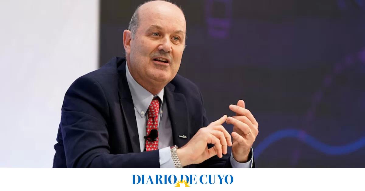 Sturzenegger afirmó que la reforma laboral regirá para todo el empleo privado