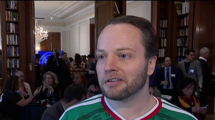 Aficionados celebran la emoción del sorteo de la Copa Mundial de la FIFA 2026