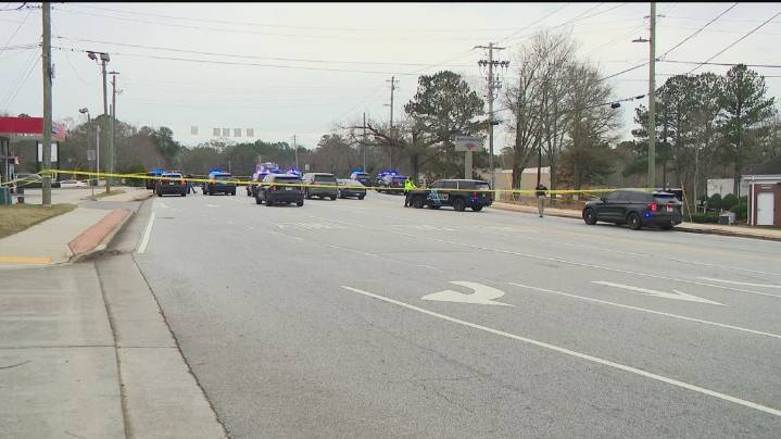 Police shoot man who tried to pull gun on officer in Sandy Springs