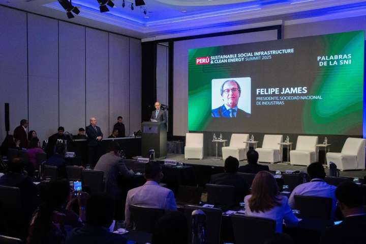 Perú tiene condiciones para convertirse en una potencia de energías renovables