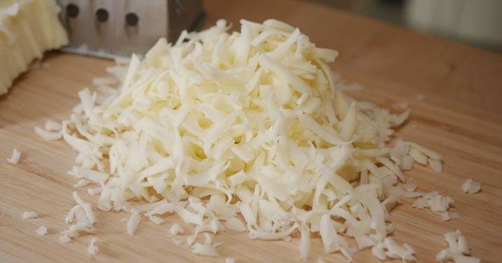 Shredded cheese sold at Walmart, Publix recalled due to possible metal fragments