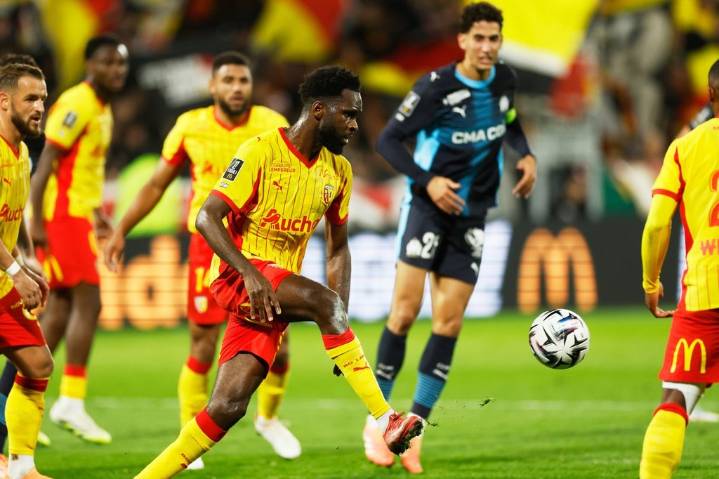 Lens looks to maintain surprise Ligue 1 lead ahead of French powerhouse PSG