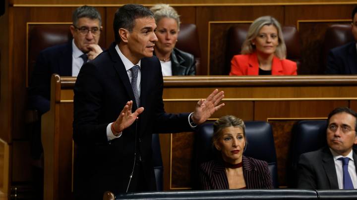 Sánchez minimiza el acoso de Salazar porque es "sistémico" y Feijóo sentencia: "La lección de feminismo la aprendió en los prostíbulos"