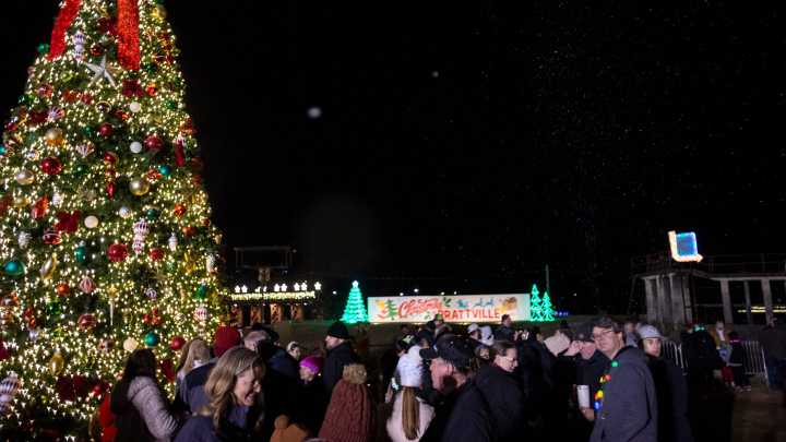 What are the best holiday attractions in AL? USA Today names the 3 best