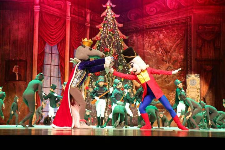 Presentación de ‘El Cascanueces’ conquista al público saltillense en su edición 2025