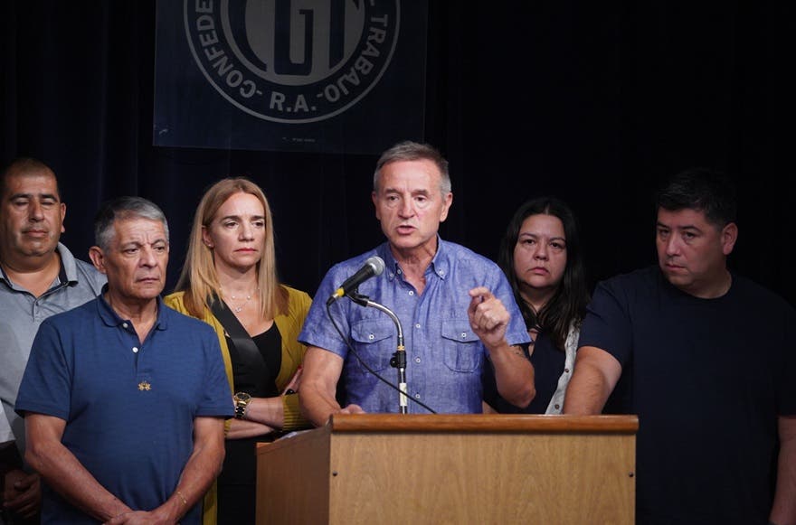 Milei buscará sacarles cajas millonarias a los sindicatos y a las cámaras empresarias