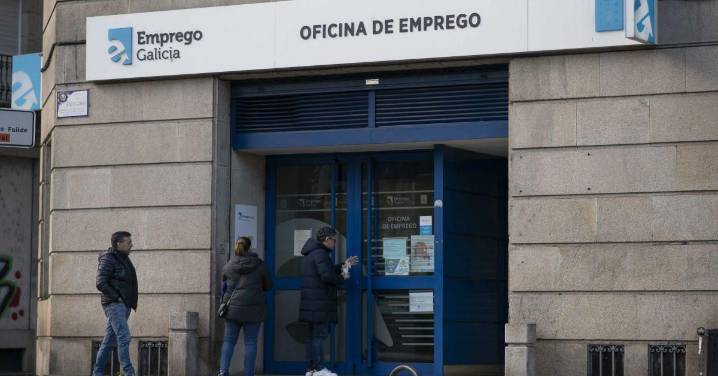 Gráfico | Galicia registra la mayor caída del paro en noviembre