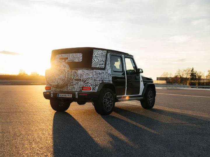 Mercedes hints of G-Class Cabriolet SUV under testing