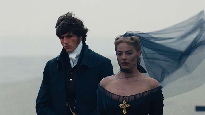 Margot Robbie on Wuthering Heights Sex Scenes, Comparison to Titanic