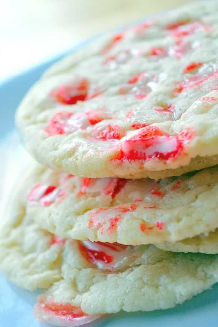 Festive Holiday Recipe: Peppermint Candy Cane Cookies