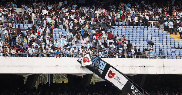 Kolkata: Fans vandalise Lionel Messi event venue, allege poor management