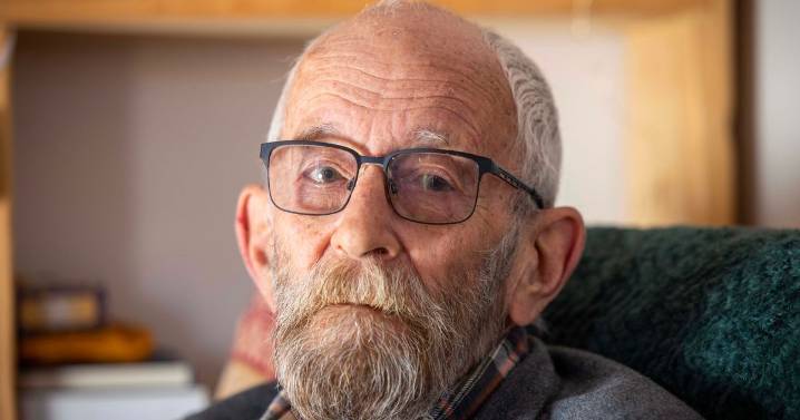 Terminally ill dad dies in heartbreaking pain after not being able to afford Dignitas