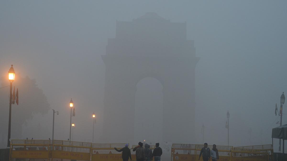 Air pollution crisis: How is hazardous smog affecting visibility and flights in Delhi?