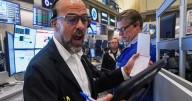 US stocks drift lower and threaten to break Wall Street's 5