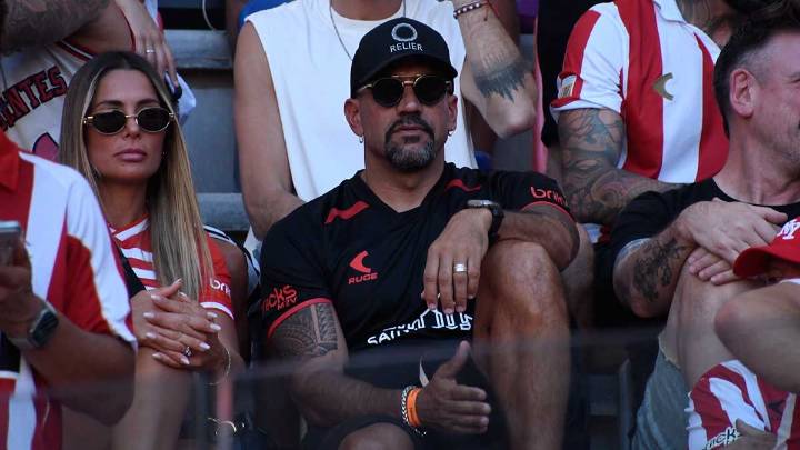 Juan Sebastián Verón dijo presente en el Estadio Único Madre de Ciudades para alentar a Estudiantes