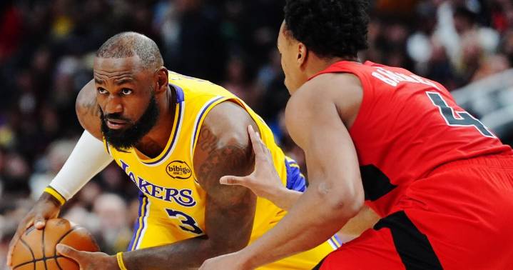 James' 1,297-game double-digit scoring streak ends