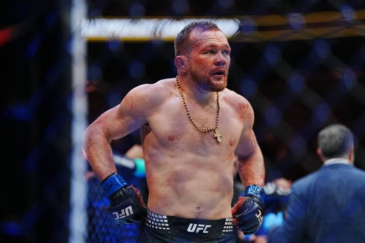 Merab Dvalishvili Fan Puts Girlfriend on Back Seat To Help Ex-Champ After Petr Yan Loss at UFC 323