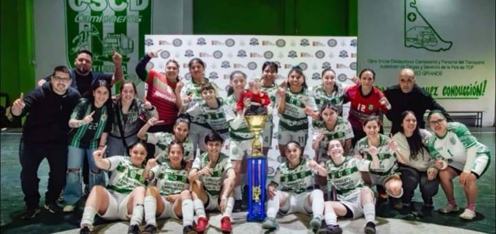 Camioneros, dueño del año en el futsal femenino