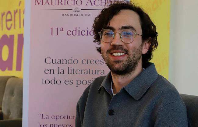 Premian con el Achar al libro Demasiado al Norte de Emiliano Pérez Grovas