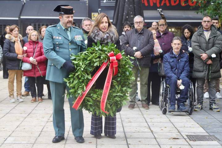 Zaragoza homenajea a las víctimas del atentado en la Casa Cuartel en su 38º aniversario