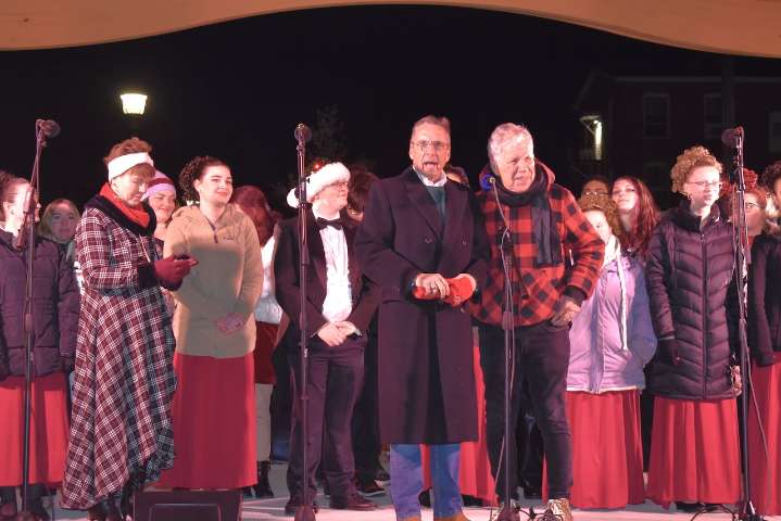 Mayor’s Tree Lighting brings on the holiday season