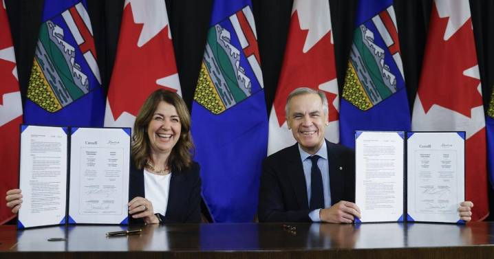 Half of Canadians support a new pipeline between Alberta and B.C.: poll