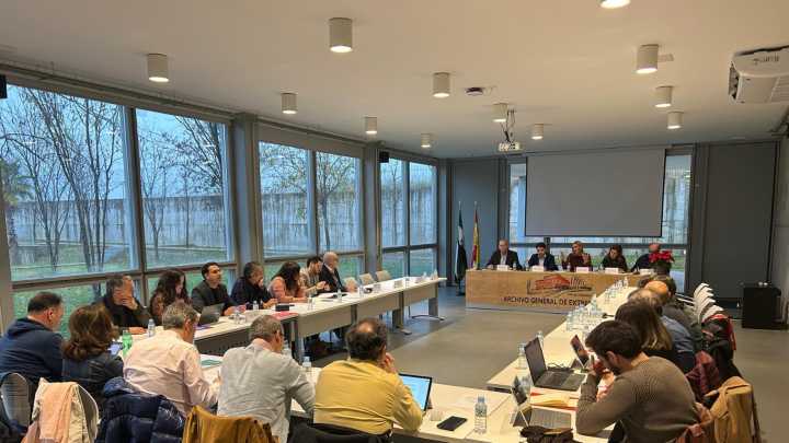 La Junta de Extremadura abonará a los empleados públicos un incremento del 2,5% de 2025 y un 1,5% de 2026, aunque el primer pago se retrasa a enero