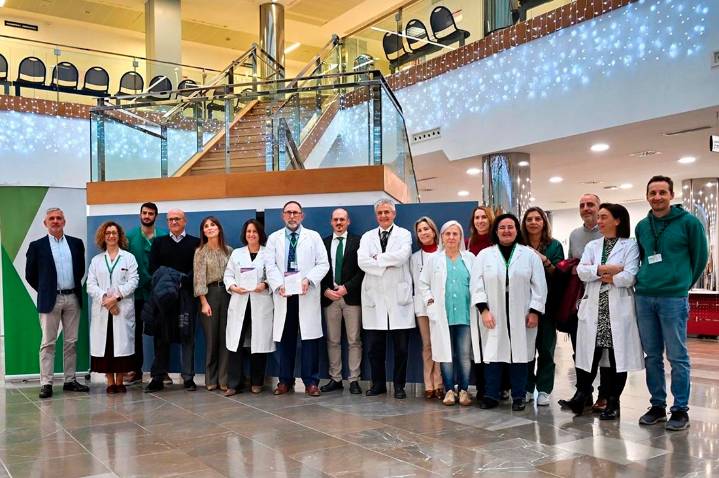 El Clínico de Málaga, certificado por su compromiso para la eliminación de la Hepatitis C