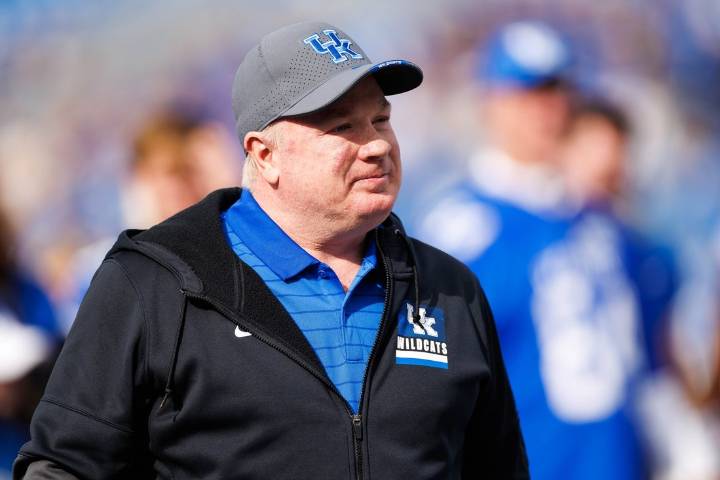 Deadspin | Mark Stoops officially out after 13 seasons at Kentucky
