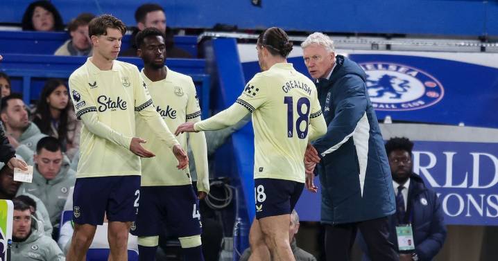 David Moyes shares Jack Grealish Everton injury fears after Kiernan Dewsbury