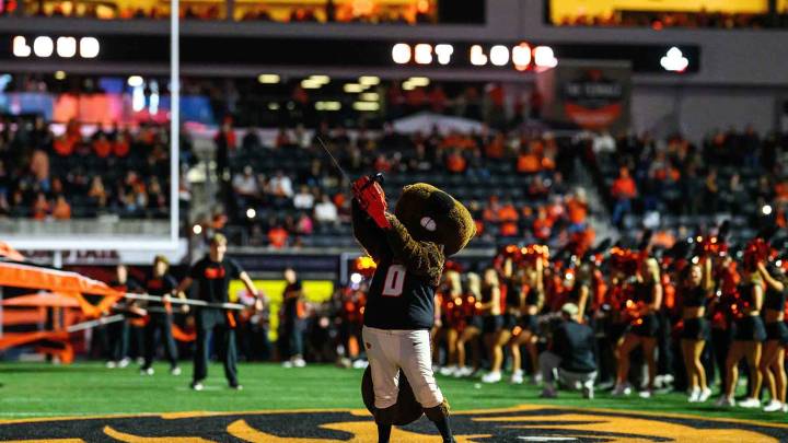 Oregon State football’s 2026 WR flips from Ole Miss with 6