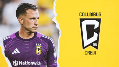 Columbus Crew re-sign goalkeeper Evan Bush