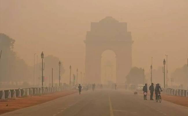 Delhi's air quality 'very poor'
