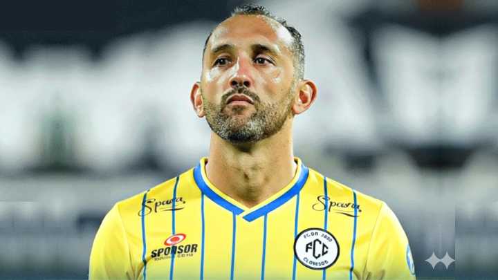 Hernán Barcos ya posó con la camiseta del FC Cajamarca, su nuevo club (VIDEO)