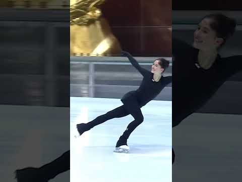 Isabeau Levito Performing at Rockefeller Center