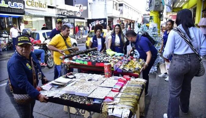 Operativo navideño garantiza buen uso del espacio público, movilidad y seguridad en el centro de Valledupar